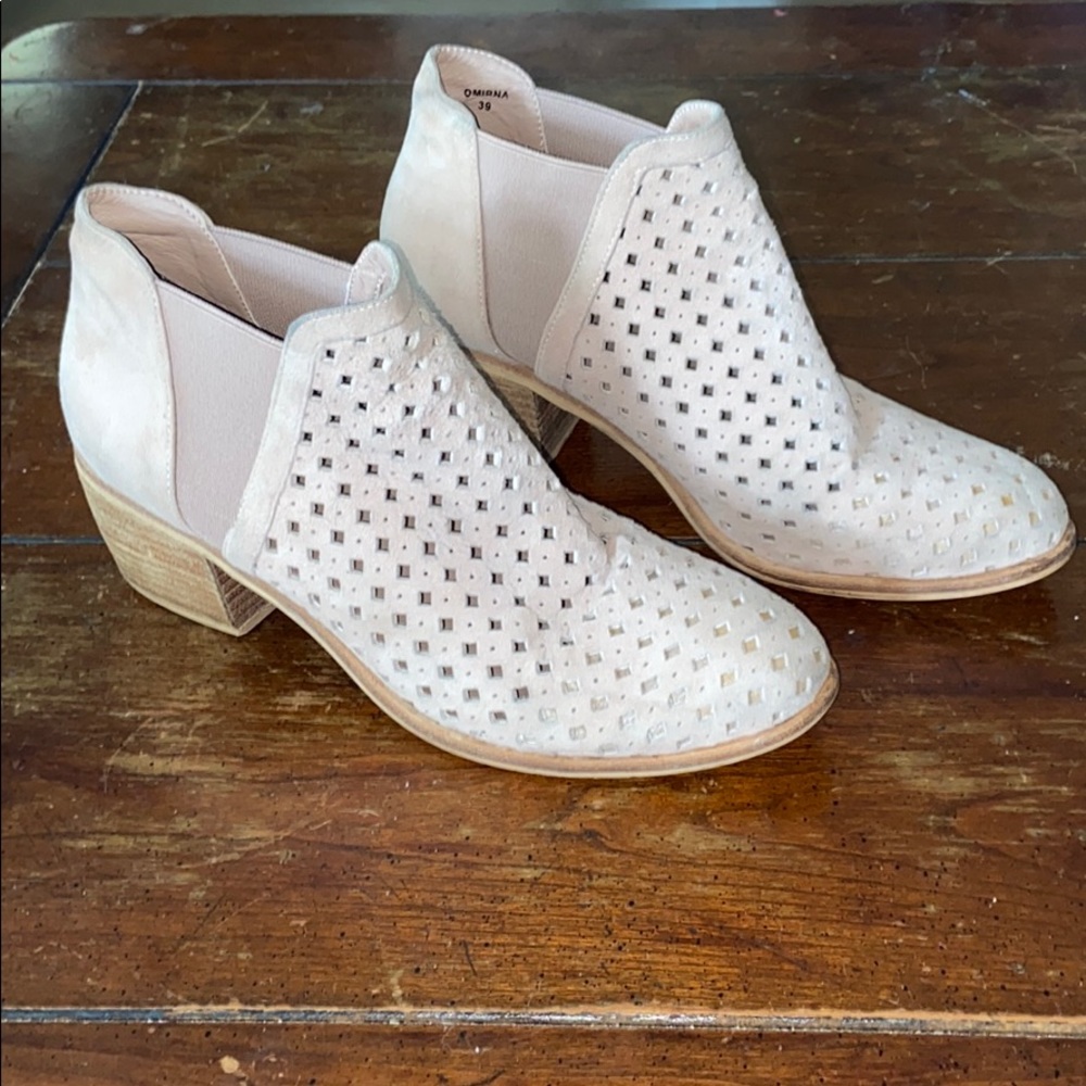 Anthropologie Silent D cut out booties